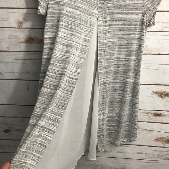 Kim and Cami Gray Chiffon Back Blouse - Picture 4 of 7